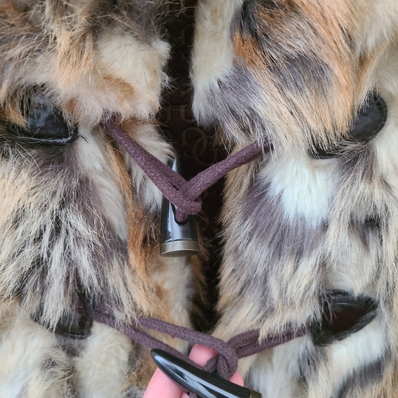 Faux Fur Guess Vest Sm - Picture 2 of 5